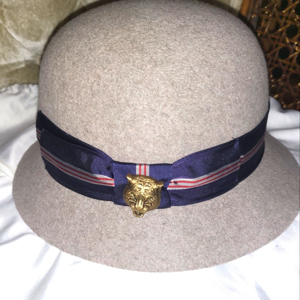 (Sold)Authentic Gucci gray wool Cloche hat - Picture 1 of 5